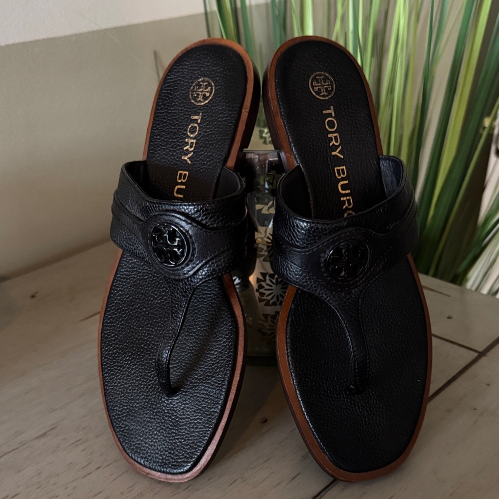 Tory Burch Black Leather Thong Sandals